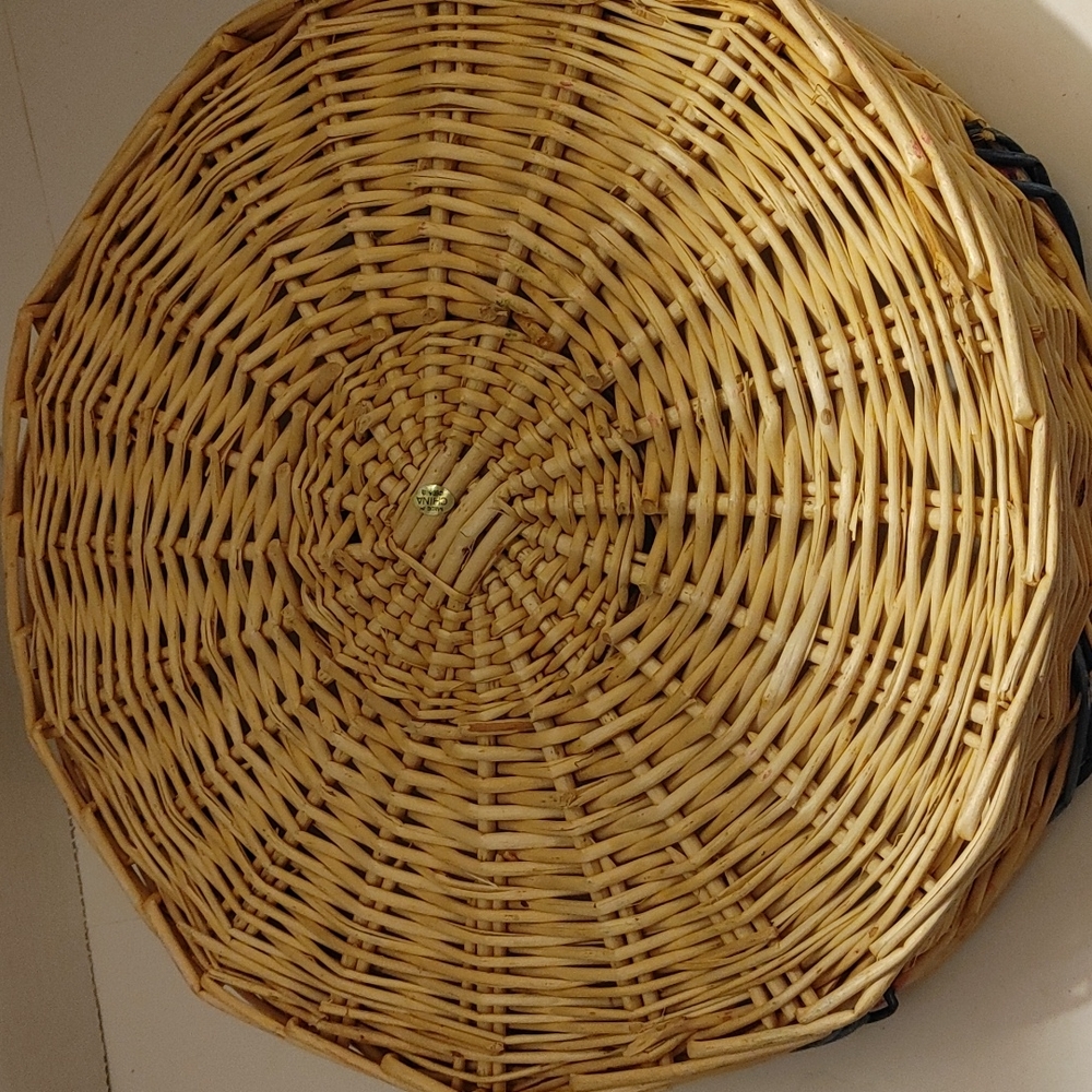 Wicker chip and dip serving basket - Picture 4 of 7